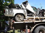 07/12/2007: Stella Giroldi intervino en el retiro de autos siniestrados de la v�a p�blica.  Uno de los veh�culos retirados que se encontran sobre la calle Rawson. 