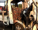 27/04/2008: Dos muertos y cuatro heridos graves en un accidente en la Ruta 6. .      Un auto se cruz� de mano y se estrell� de lleno contra una camioneta, muriendo dos de los ocupantes de �sta 
